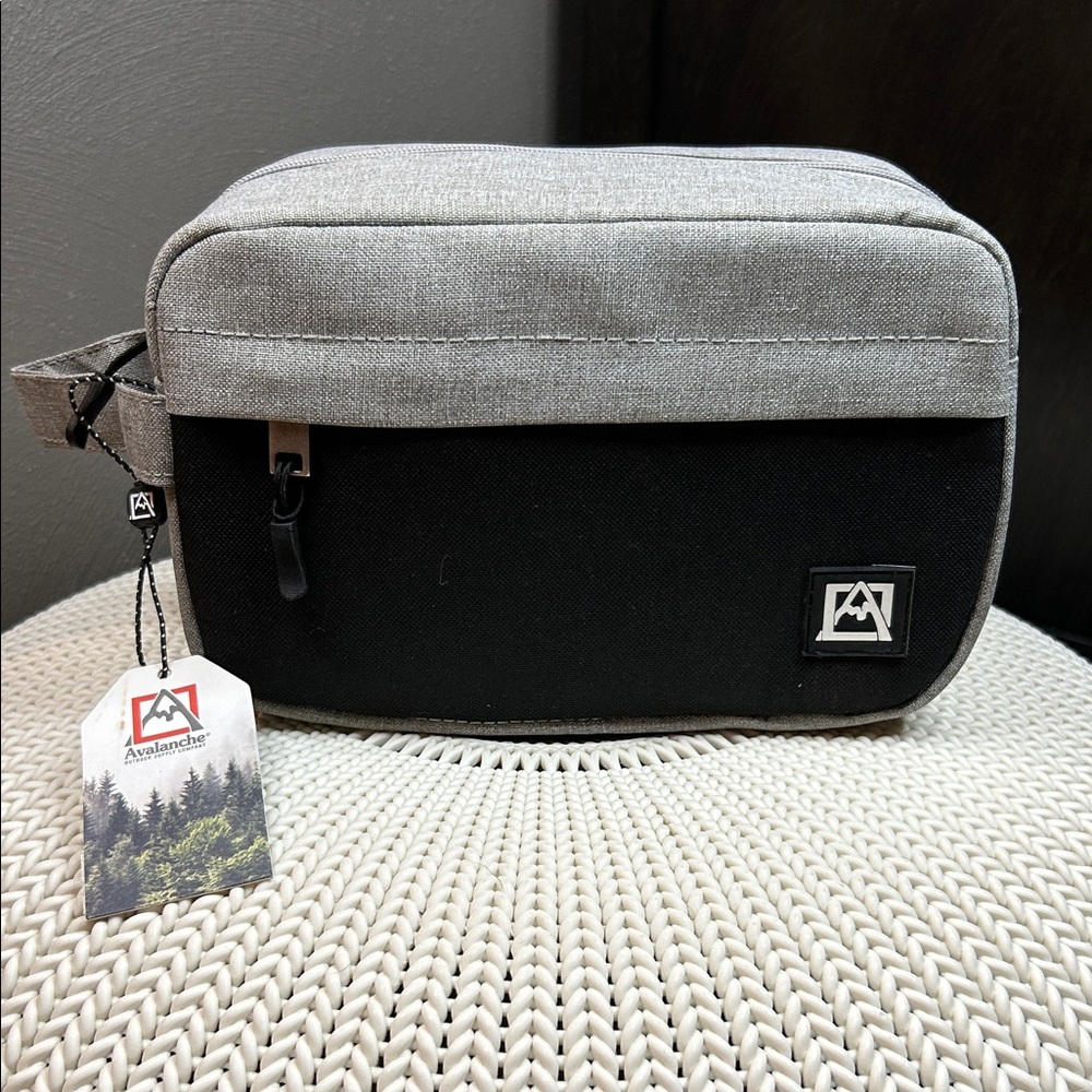 Avalanche Toiletry Bag NWT
